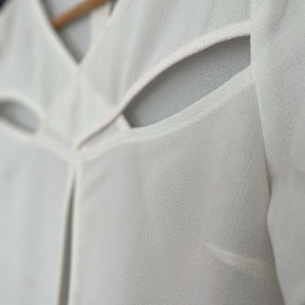 Cut out shirt by TOBI